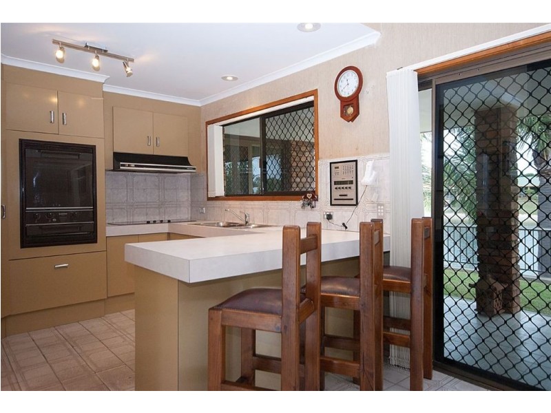 52 Avanti Street, Mermaid Waters QLD 4218