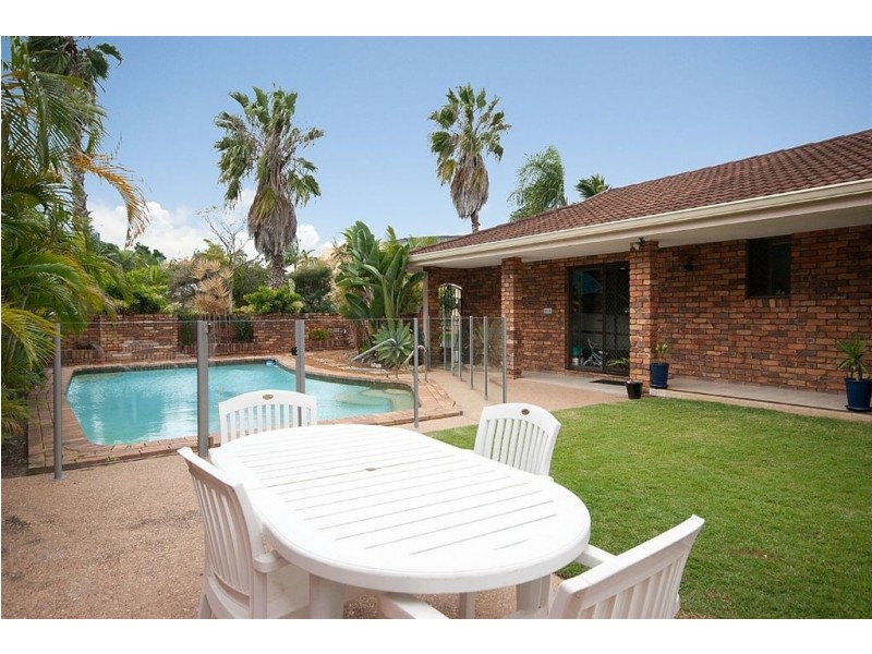 52 Avanti Street, Mermaid Waters QLD 4218