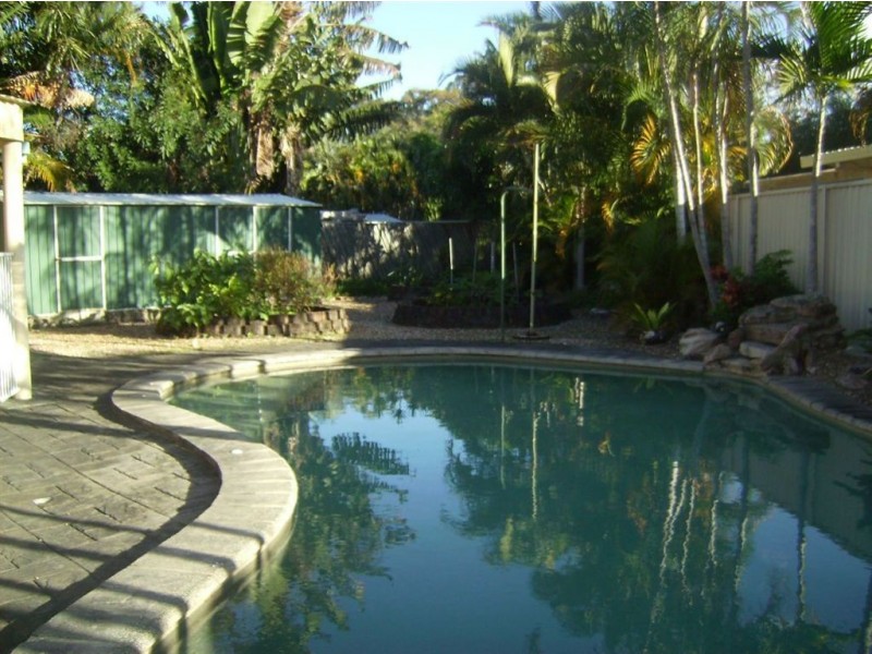 18 Karabella Court, Mermaid Waters QLD 4218