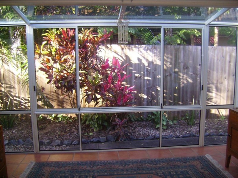 18 Karabella Court, Mermaid Waters QLD 4218