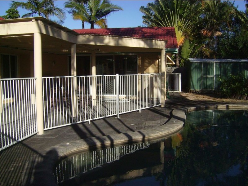 18 Karabella Court, Mermaid Waters QLD 4218