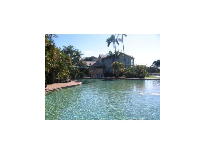 8/215 Cottesloe Drive, Mermaid Waters QLD 4218