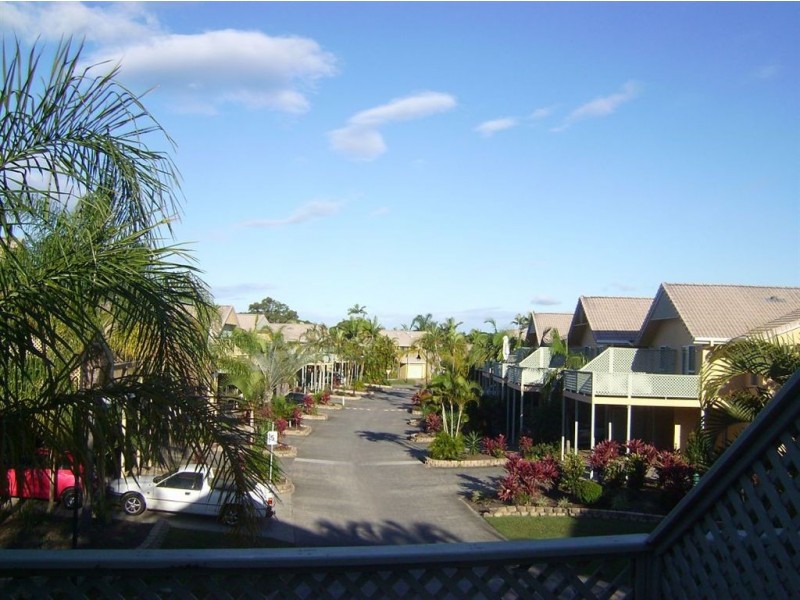 8/215 Cottesloe Drive, Mermaid Waters QLD 4218