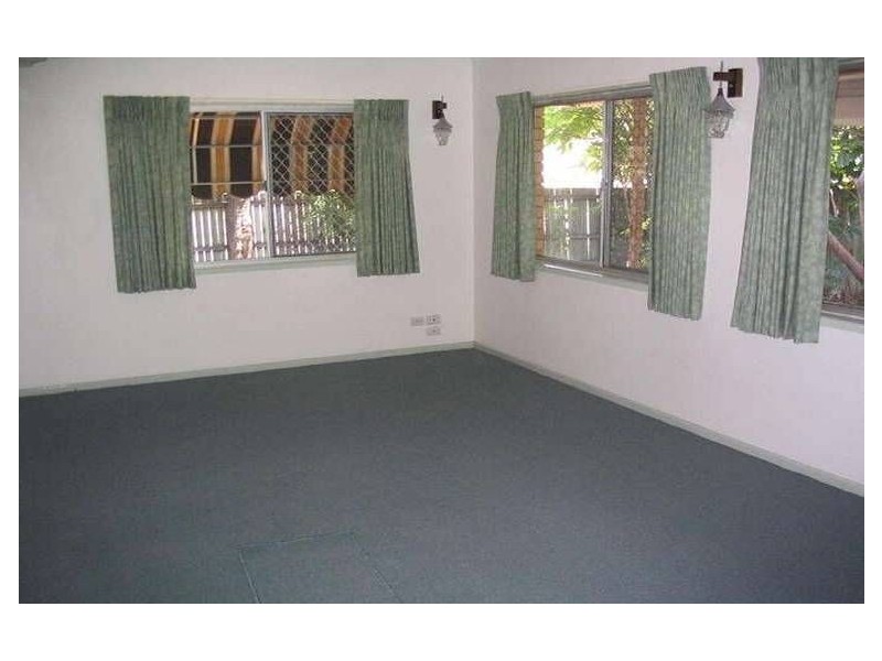 100 Sunshine Boulevard, Mermaid Waters QLD 4218