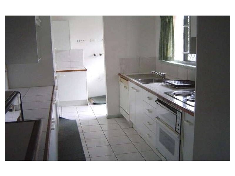 100 Sunshine Boulevard, Mermaid Waters QLD 4218