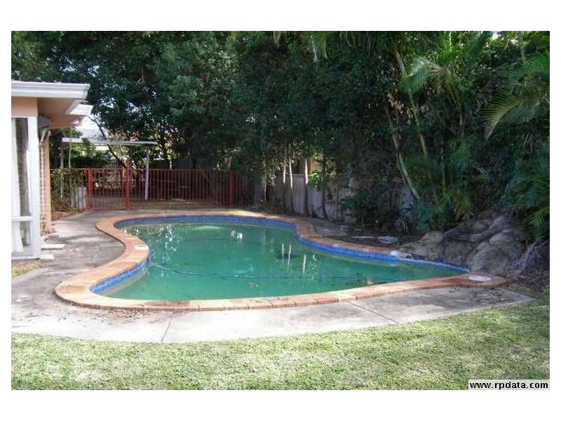 100 Sunshine Boulevard, Mermaid Waters QLD 4218