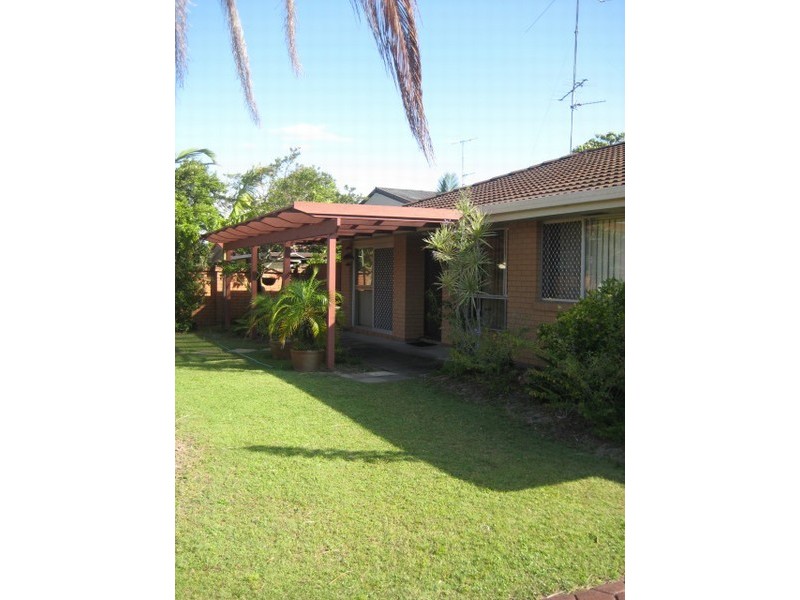 16 Adams Avenue, Miami QLD 4220