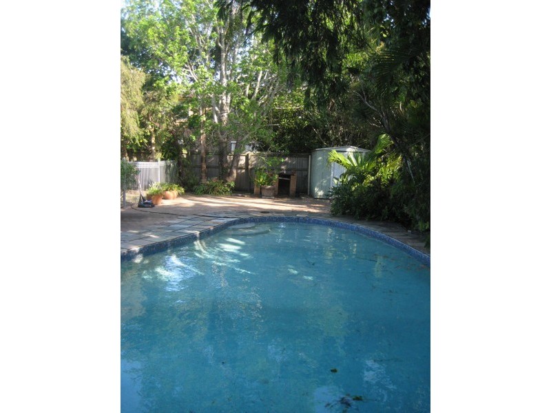 16 Adams Avenue, Miami QLD 4220