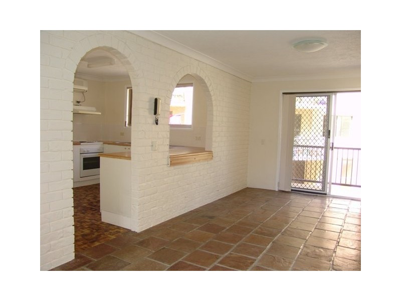 2/45 Britannia Avenue, Broadbeach QLD 4218