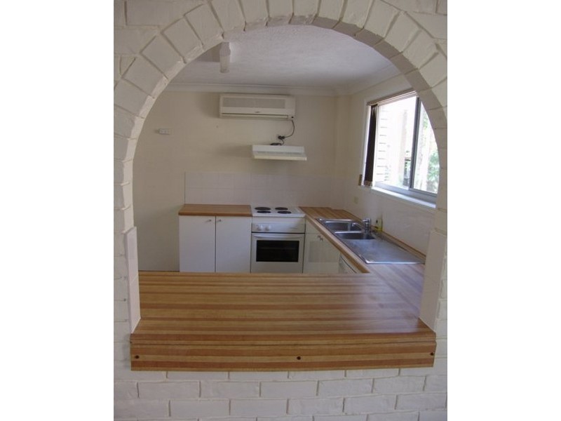 2/45 Britannia Avenue, Broadbeach QLD 4218