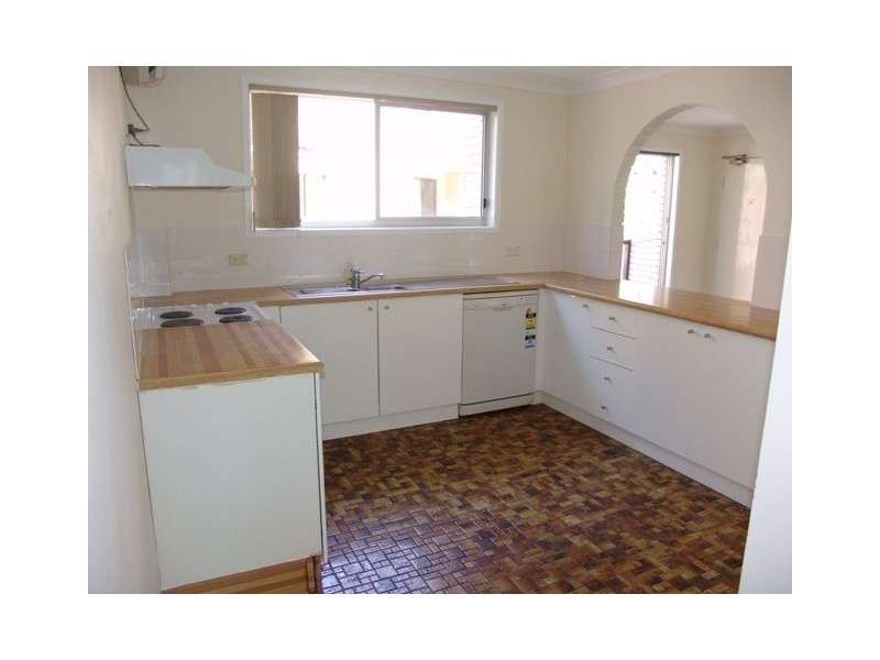 2/45 Britannia Avenue, Broadbeach QLD 4218