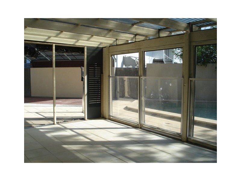 71 Savoy Drive, Broadbeach Waters QLD 4218