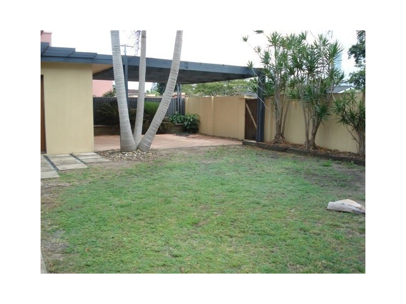 71 Savoy Drive, Broadbeach Waters QLD 4218