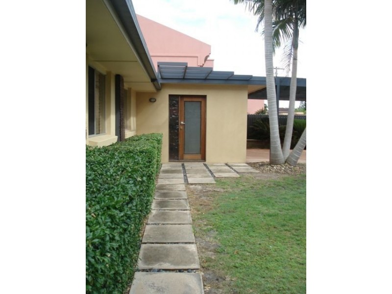 71 Savoy Drive, Broadbeach Waters QLD 4218