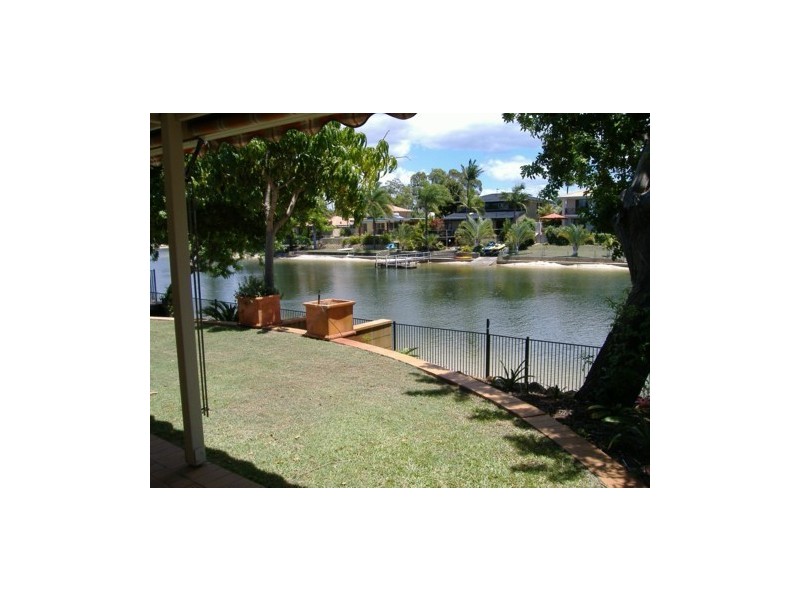 19 Maureen Court, Broadbeach Waters QLD 4218