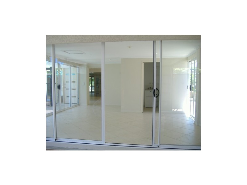 19 Maureen Court, Broadbeach Waters QLD 4218