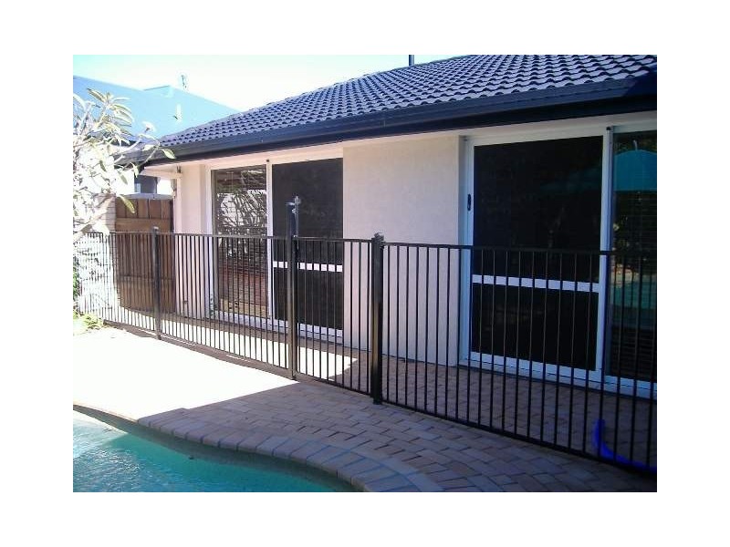 19 Maureen Court, Broadbeach Waters QLD 4218