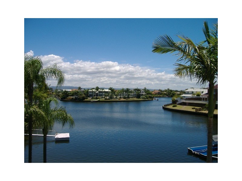 379 Rio Vista Blvd, Mermaid Waters QLD 4218