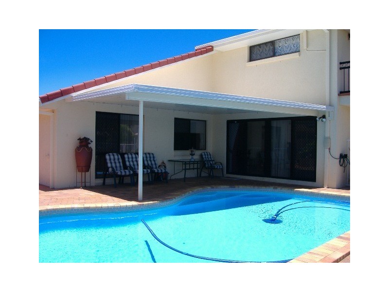 379 Rio Vista Blvd, Mermaid Waters QLD 4218