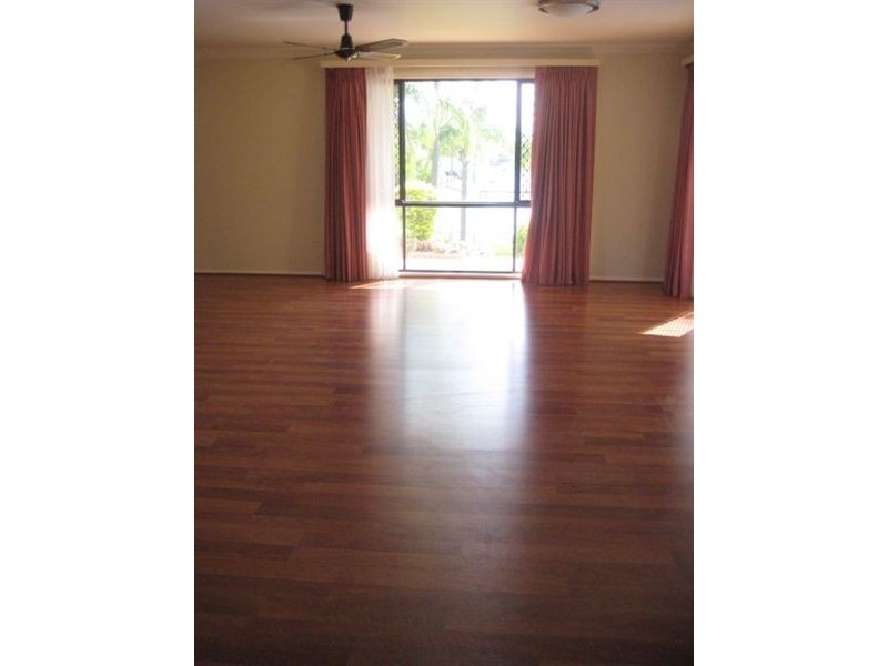 379 Rio Vista Blvd, Mermaid Waters QLD 4218