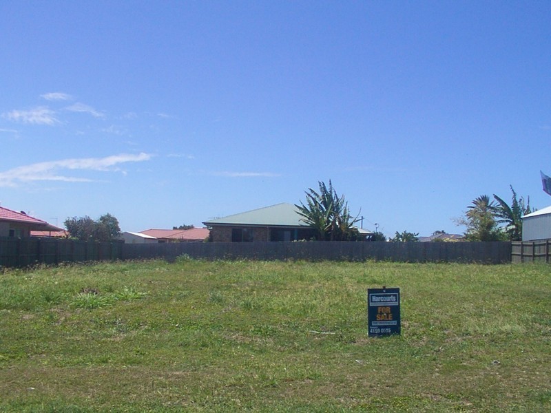 8 Homestead Boulevarde, Coral Cove QLD 4670