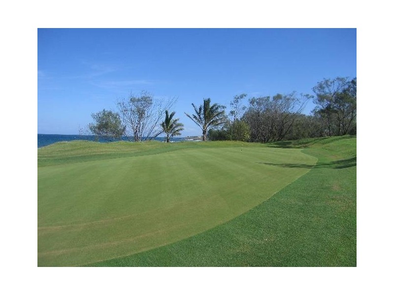 23/1 Pebble Beach Drive, Coral Cove QLD 4670