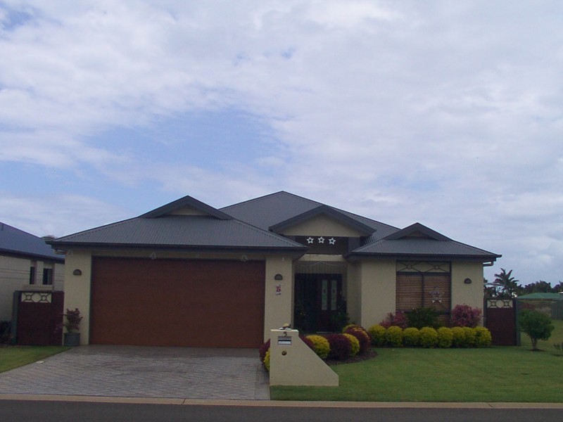 5 Robert John Circuit, Coral Cove QLD 4670