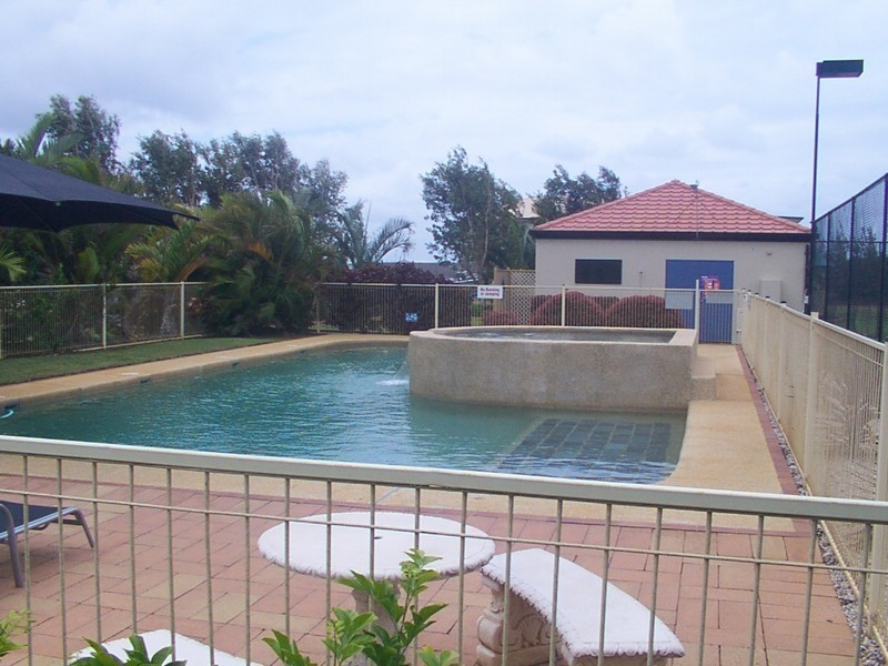 5 Robert John Circuit, Coral Cove QLD 4670