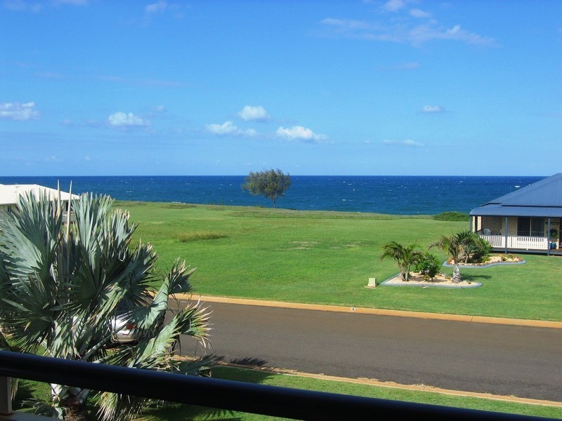 11 Sea Esplanade, Elliott Heads QLD 4670