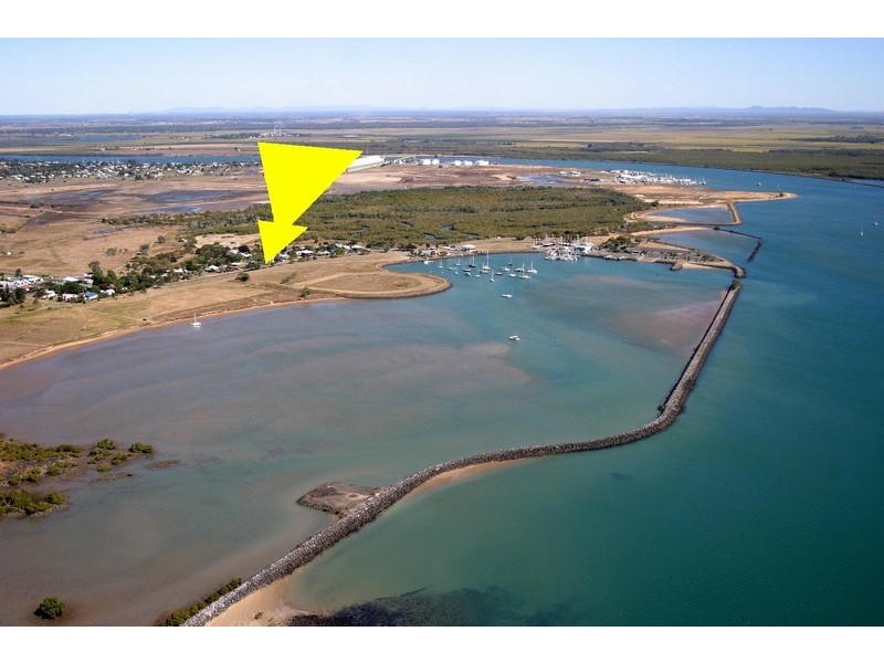 30 Harbour Esplanade, Burnett Heads QLD 4670