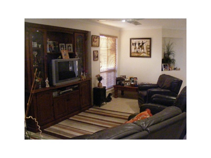 9 McCallum Close, Coral Cove QLD 4670