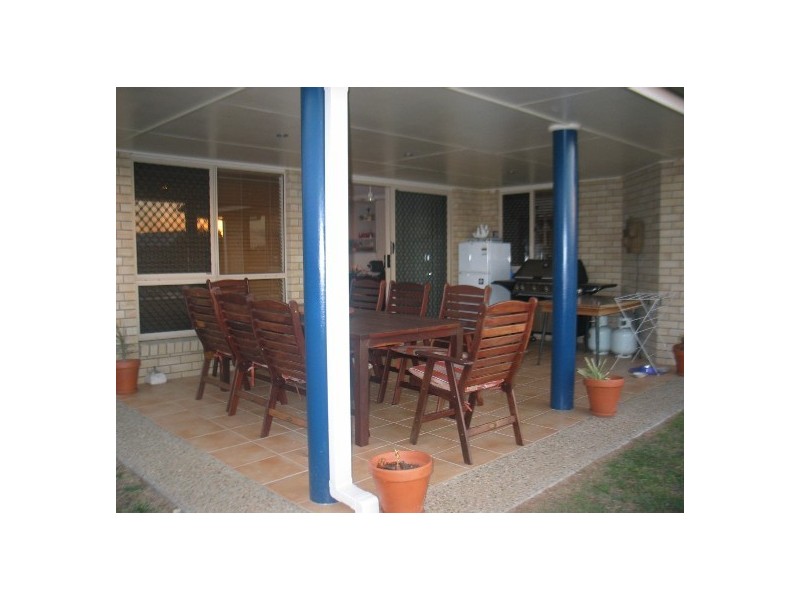 9 McCallum Close, Coral Cove QLD 4670