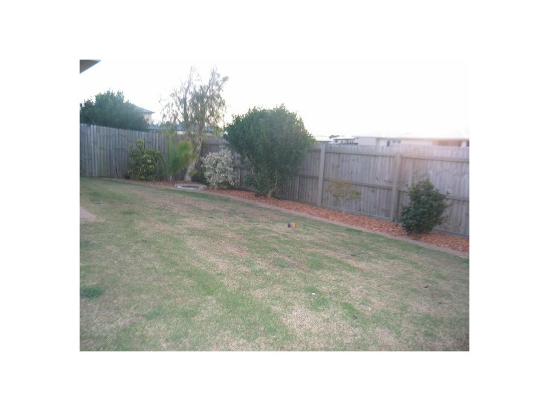 9 McCallum Close, Coral Cove QLD 4670