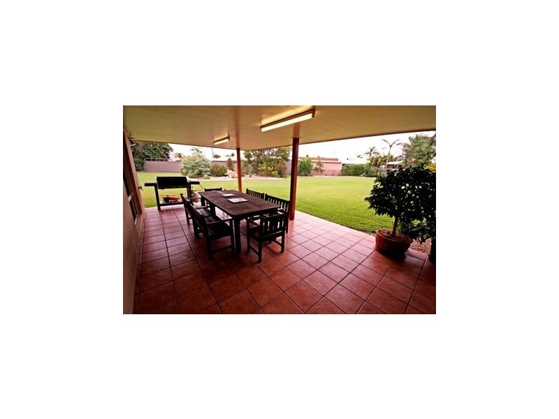 4 Cairnie Street, Bundaberg QLD 4670