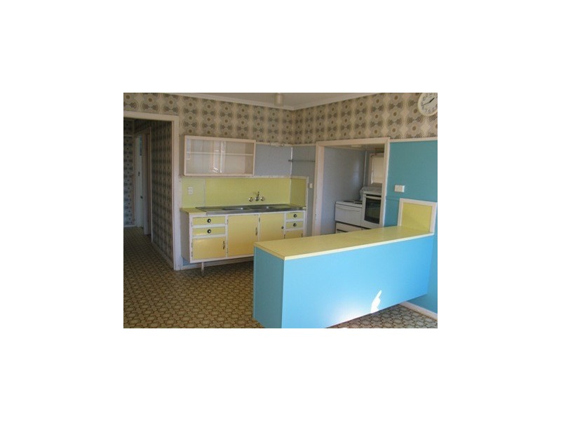 11 Dunkirk St, Svensson Heights QLD 4670