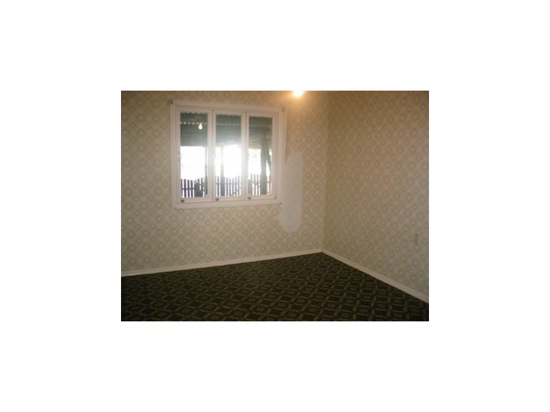 11 Dunkirk St, Svensson Heights QLD 4670