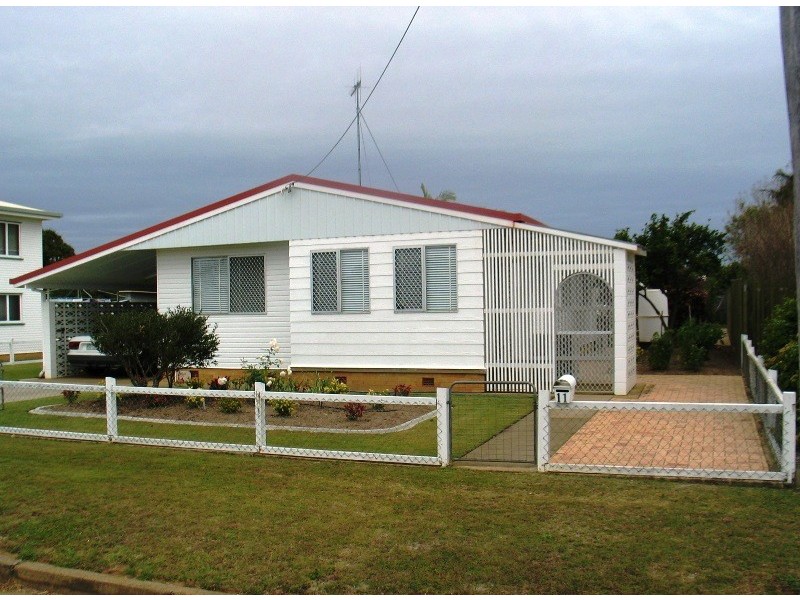 11 Gibson St, Avenell Heights QLD 4670