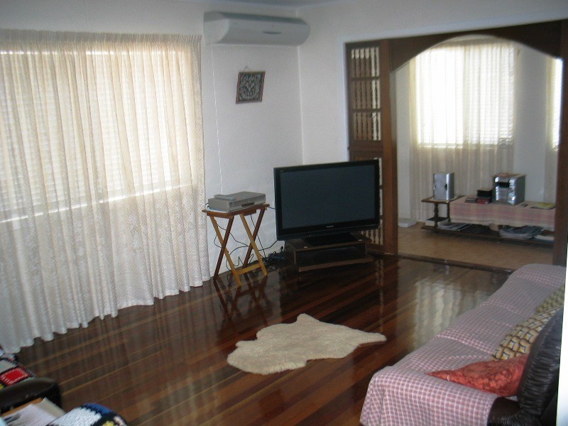 11 Gibson St, Avenell Heights QLD 4670