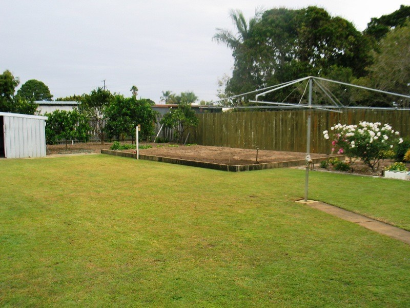 11 Gibson St, Avenell Heights QLD 4670