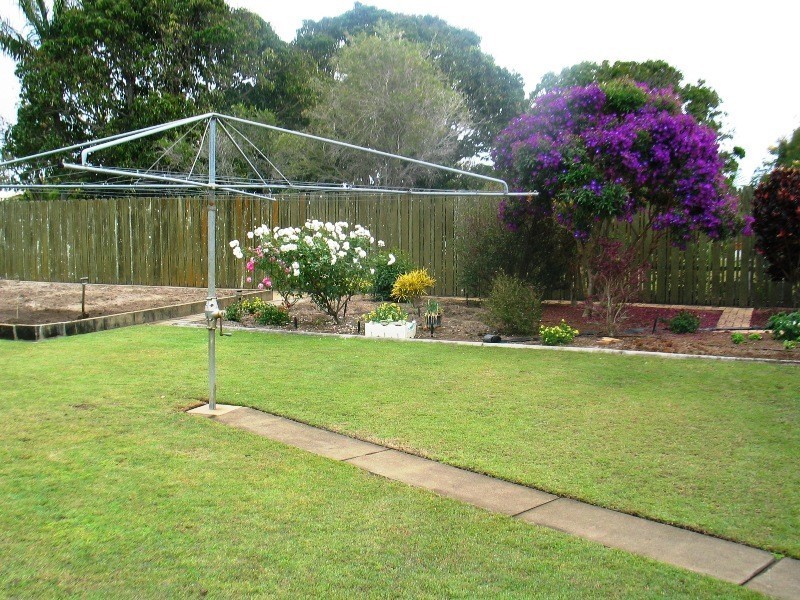 11 Gibson St, Avenell Heights QLD 4670