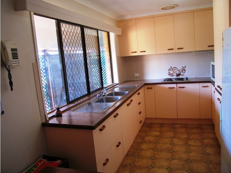 11 Knudsen Street, Elliott Heads QLD 4670