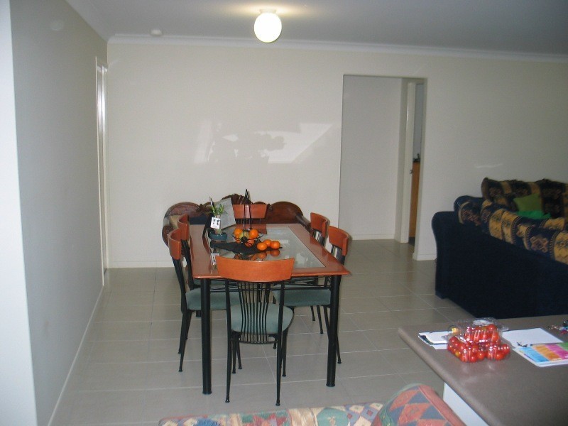 8 Wyllie St, Thabeban QLD 4670