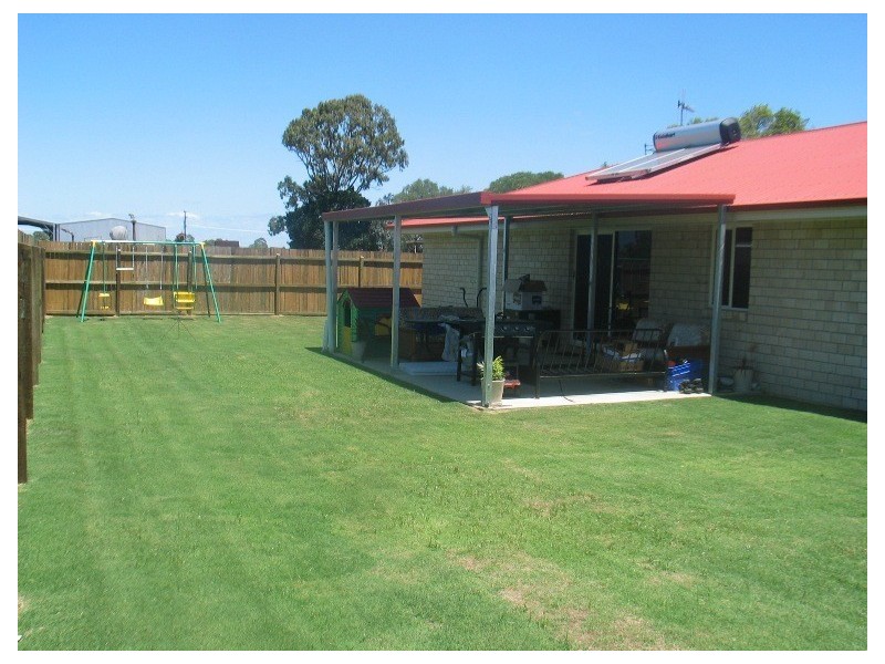 8 Wyllie St, Thabeban QLD 4670