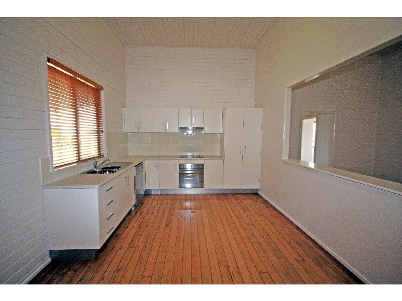 Avenell Heights QLD 4670