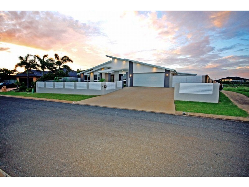 3 Spyglass Hill, Coral Cove QLD 4670