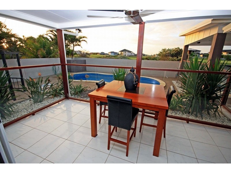 3 Spyglass Hill, Coral Cove QLD 4670