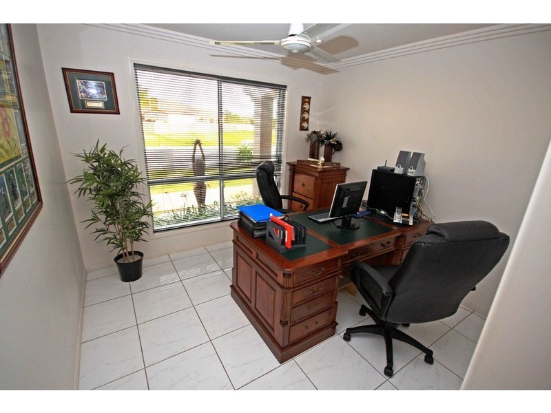 3 Spyglass Hill, Coral Cove QLD 4670