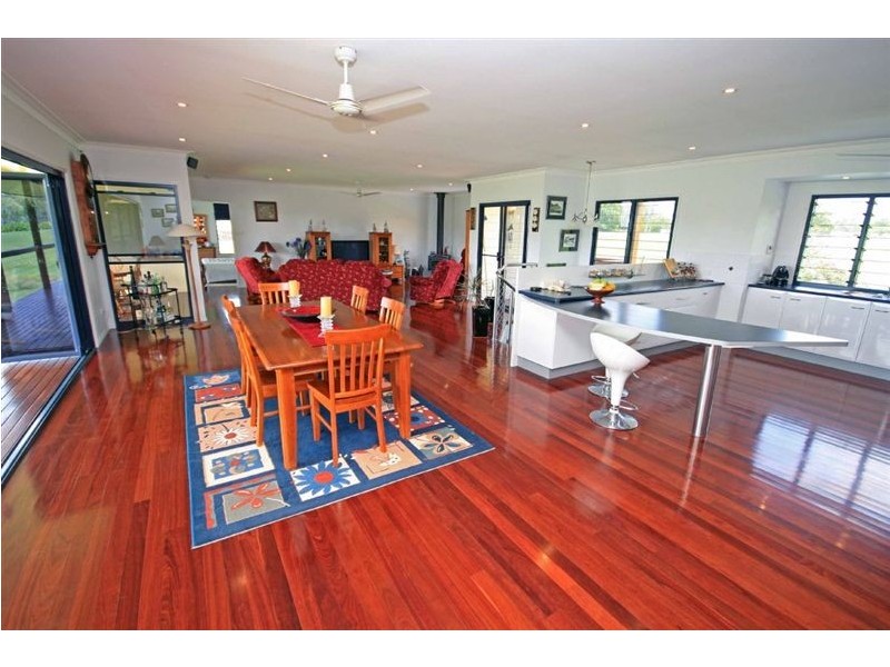 14 Rustic Road, Sharon QLD 4670