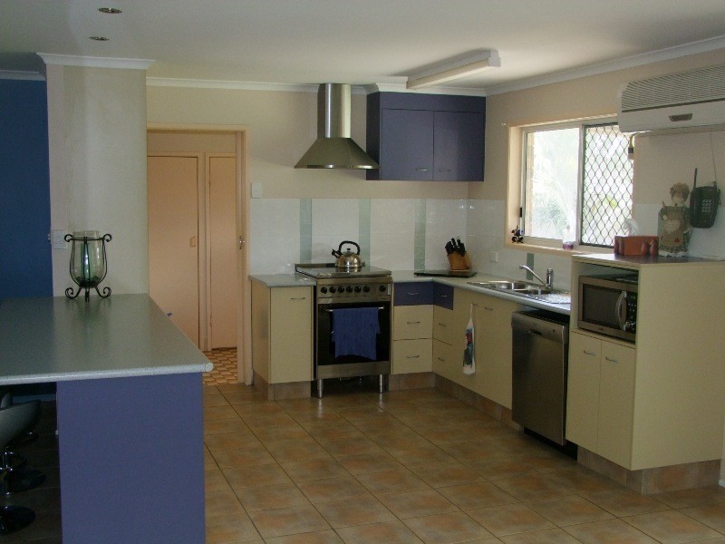 3 Cooper Ct, Avenell Heights QLD 4670