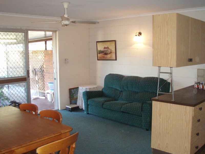 2/28 Sunset Dr, Thabeban QLD 4670